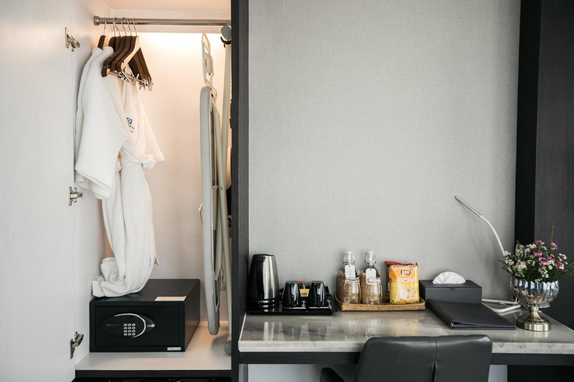Surestay Hotel By Best Western Vientiane Esterno foto